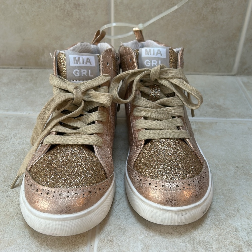 MIA GIRLS little Kids Size 1 Berrynice High-Top Sneakers - Picture 2 of 9